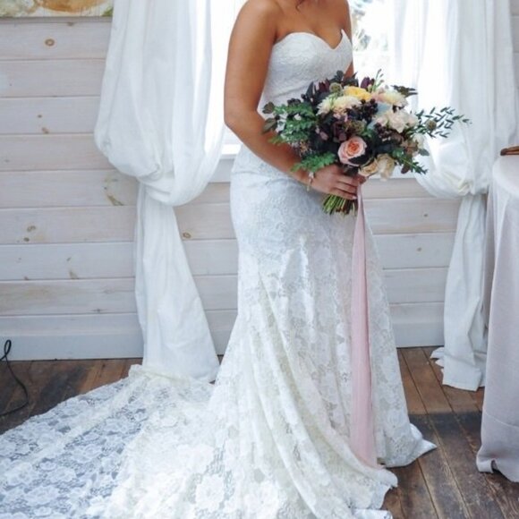 Lace Wedding Dress - Picture 1 of 4